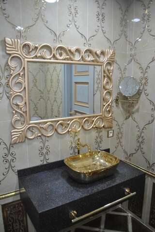 Отель Manor Hotel Баку Апартаменты с 3 спальнями-1